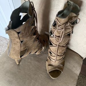 Fall Olive Green Ankle Supposed Heel (Shoe Dazzle)